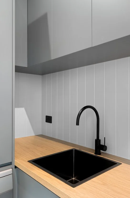 Modern Kitchen Sink and Wooden Benchtop